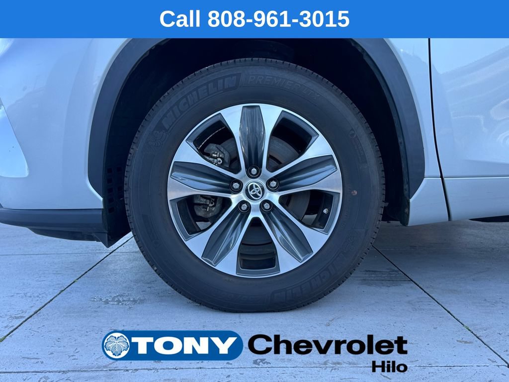 Used 2024 Toyota Highlander XLE FWD image 19