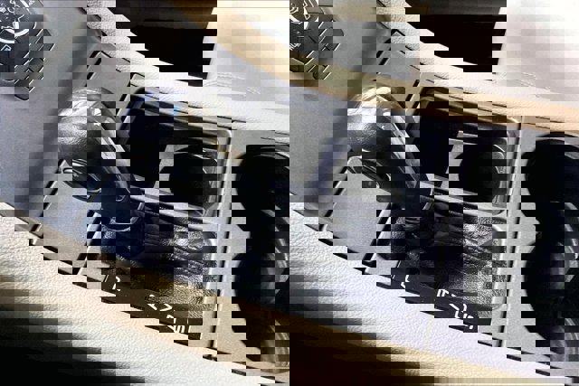 Used 2018 Ford Taurus SE FWD image 38