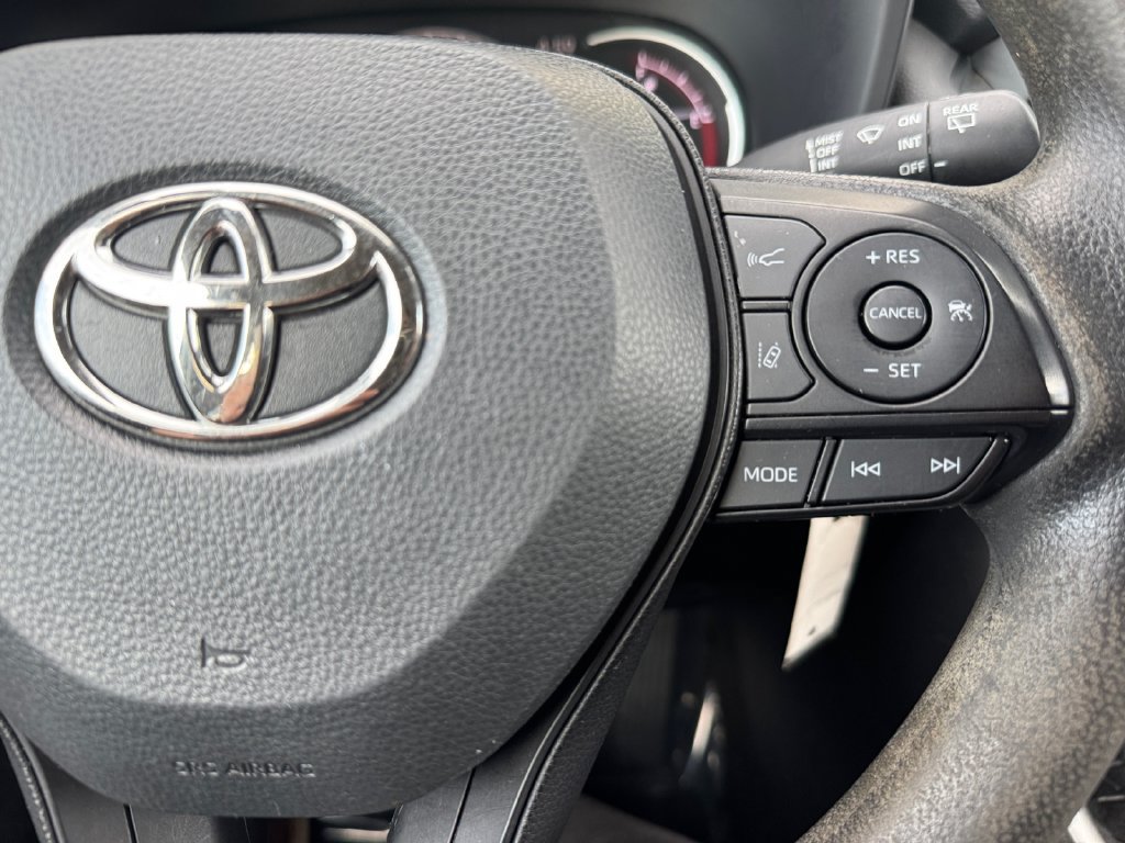 Used 2024 Toyota RAV4 LE AWD/4WD image 30