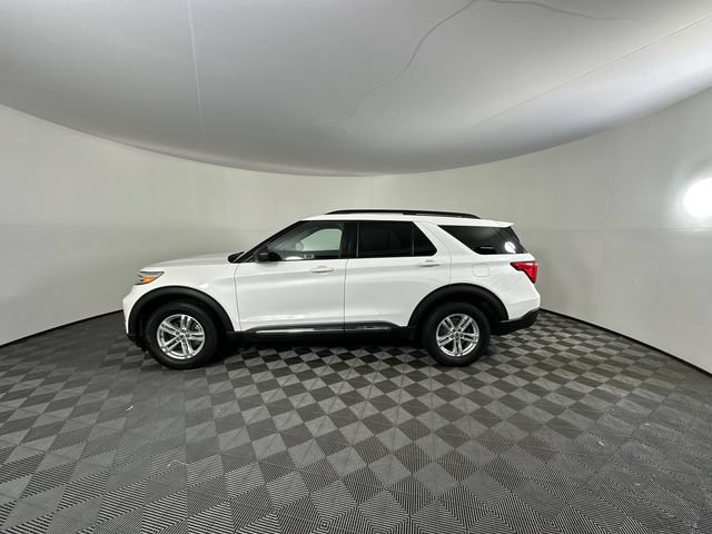 Used 2022 Ford Explorer XLT w/ Equipment Group 202A AWD/4WD image 11
