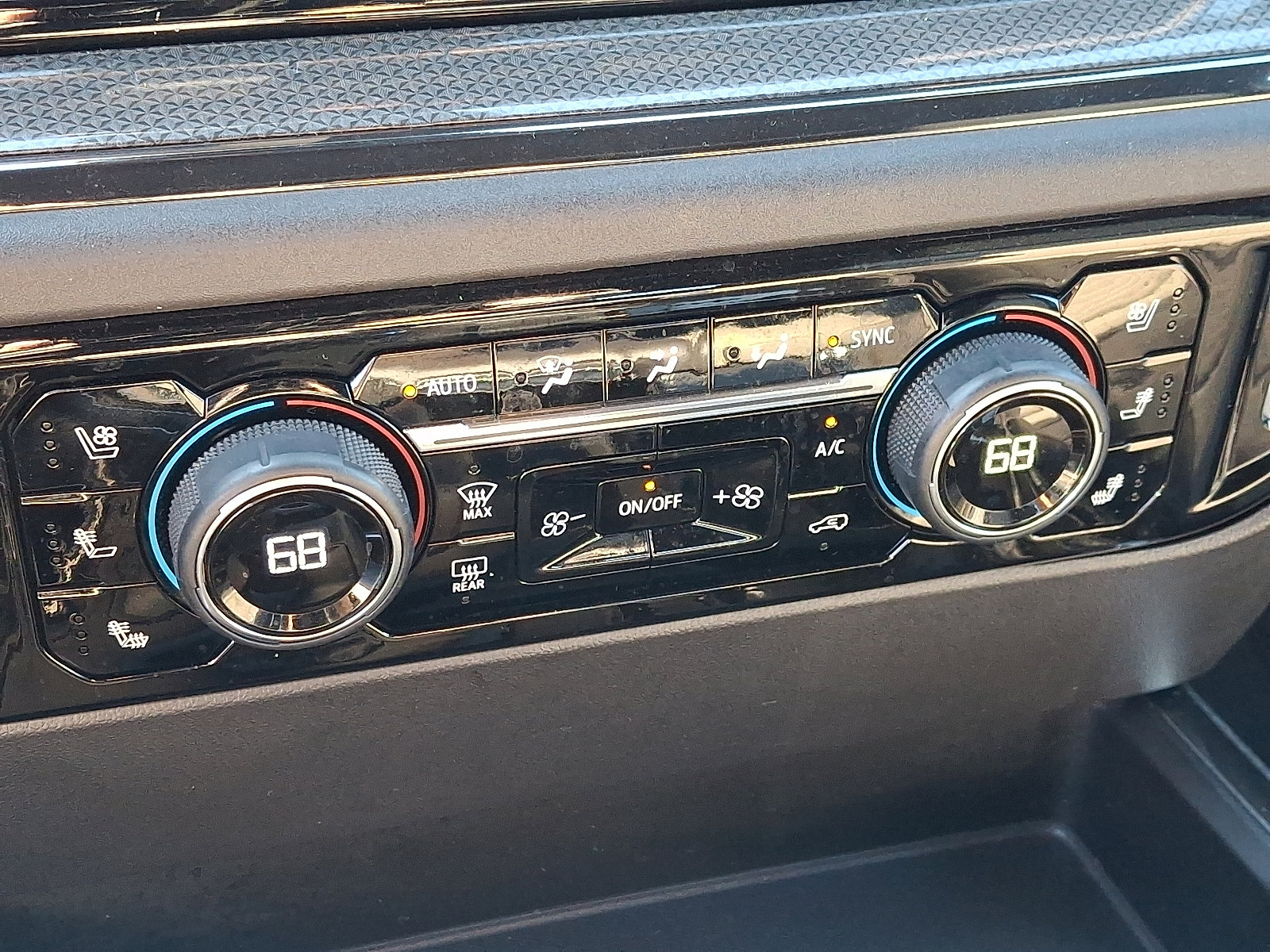 Certified 2024 Chevrolet Silverado 1500 ZR2 w/ Technology Package image 18