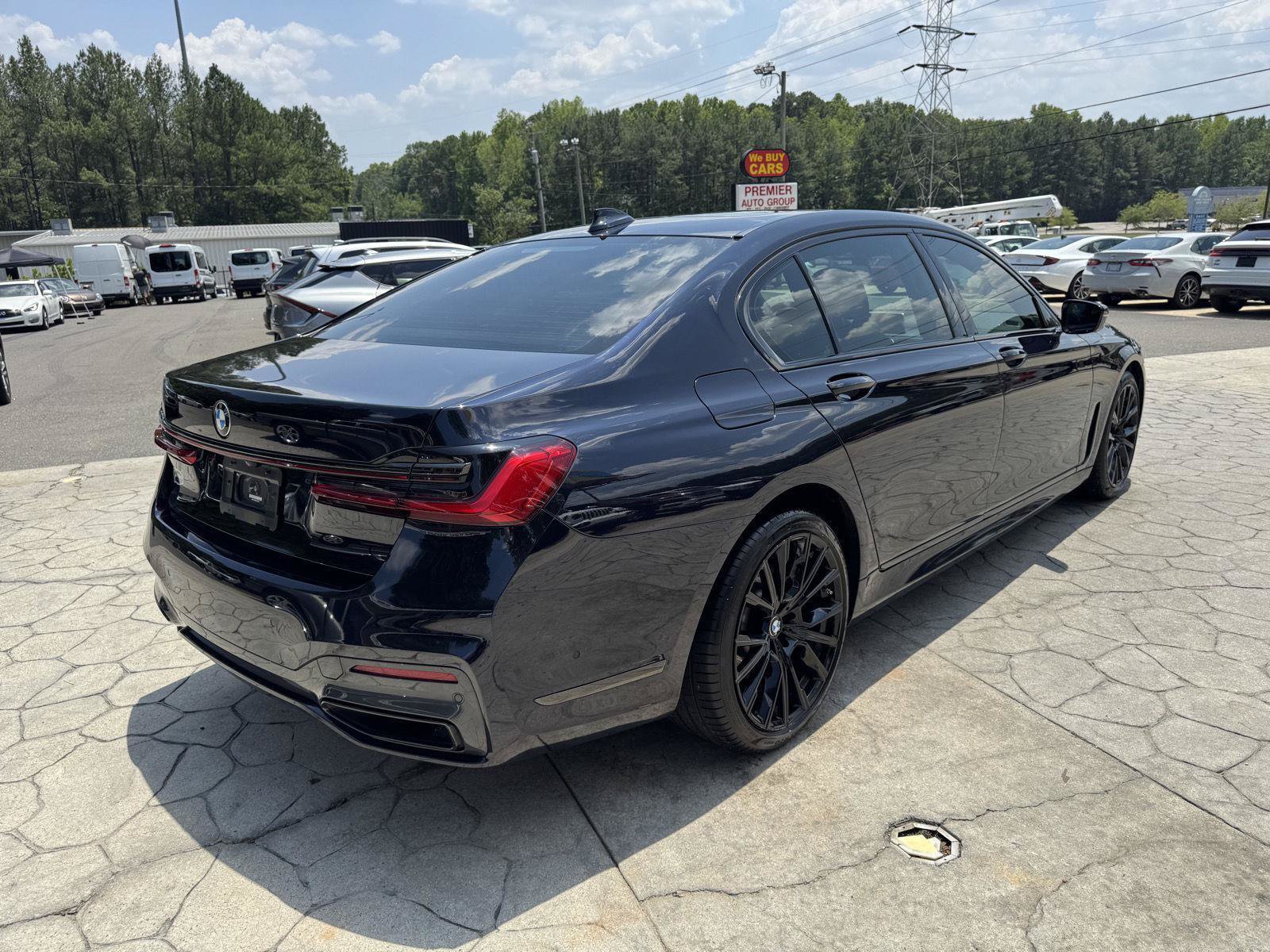 Used 2022 BMW 740i w/ M Sport Package RWD image 14