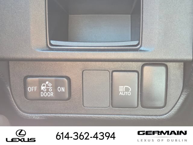 Used 2018 Toyota Tacoma SR5 RWD image 19