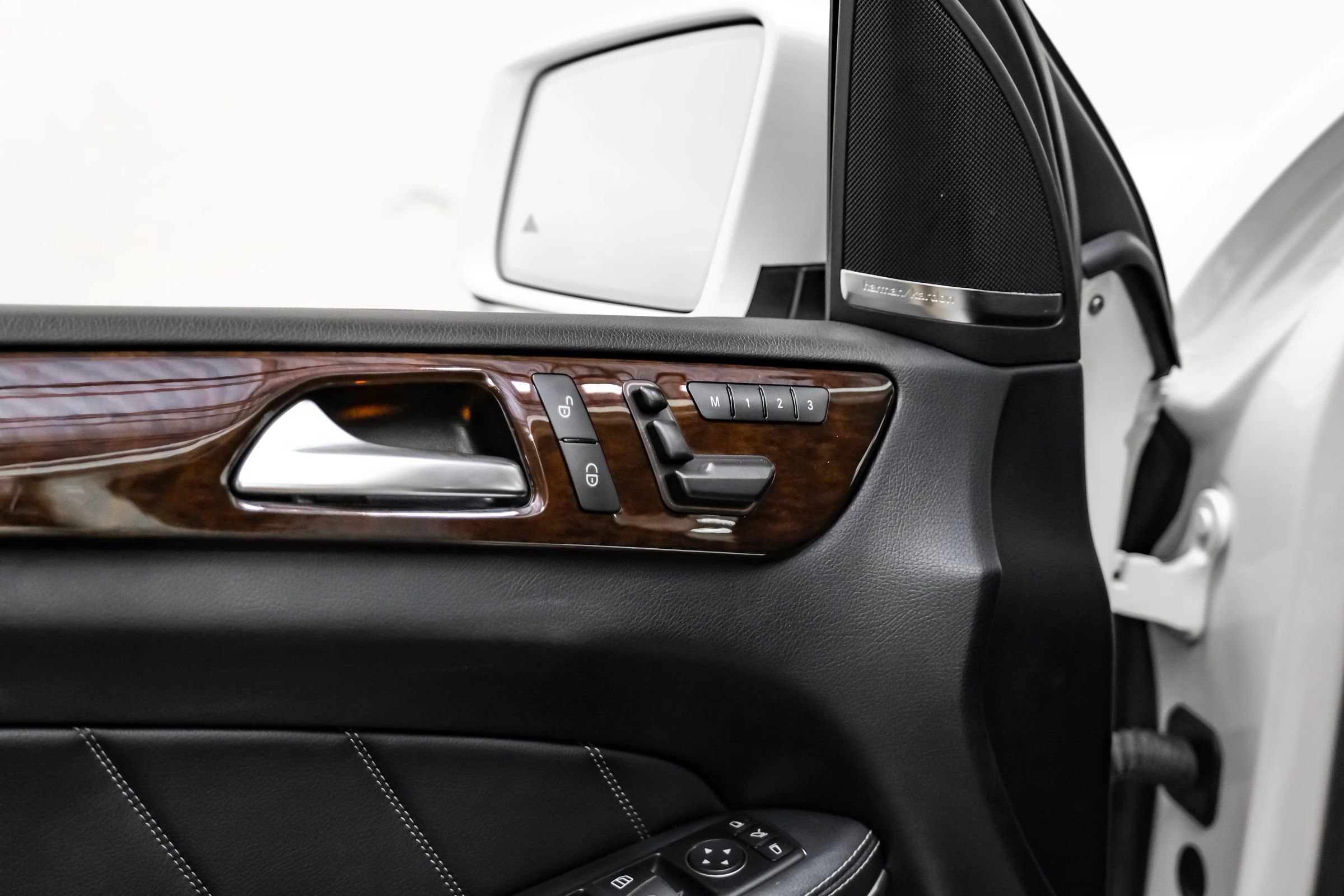 Used 2014 Mercedes-Benz GL 450 4MATIC image 39
