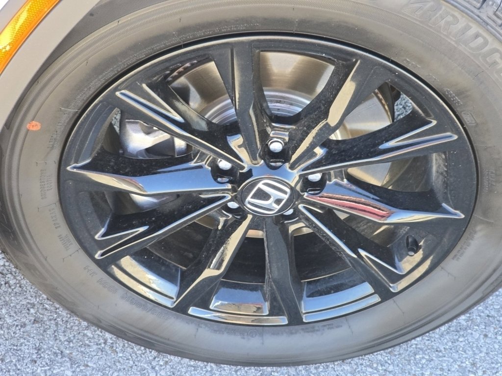 Used 2022 Honda CR-V Touring image 3