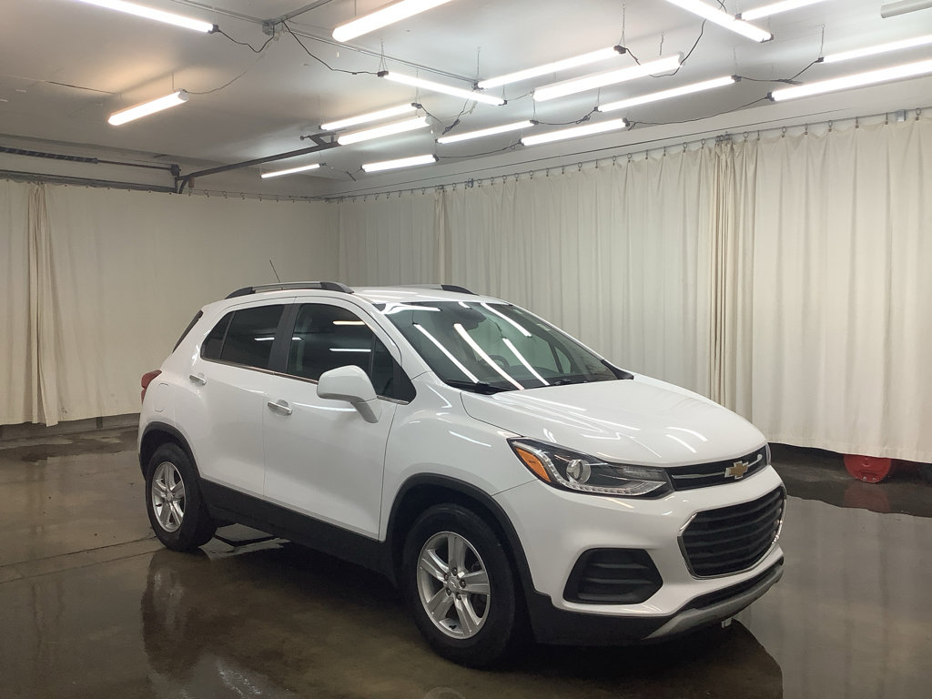 Used 2019 Chevrolet Trax LT w/ LT Convenience Package image 4