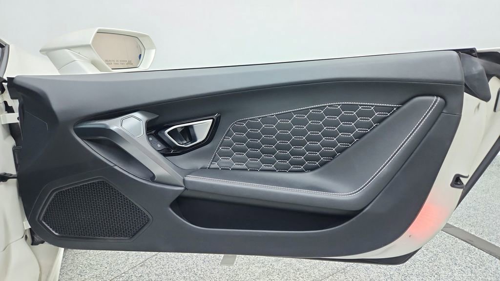 Used 2018 Lamborghini Huracan LP 580-2 image 22