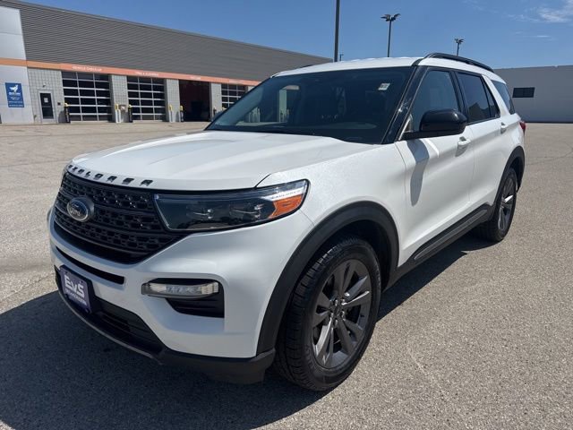 Used 2022 Ford Explorer XLT w/ Equipment Group 202A AWD/4WD image 7