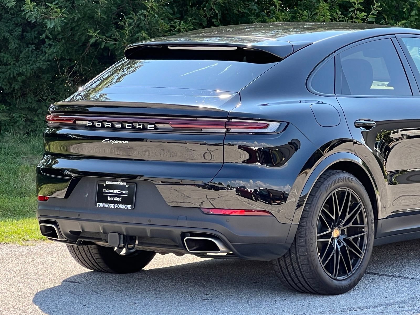 Certified 2024 Porsche Cayenne Coupe AWD/4WD image 9
