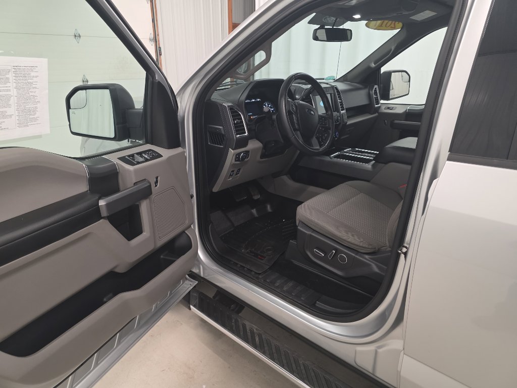 Used 2017 Ford F150 XLT w/ Equipment Group 302A Luxury image 19