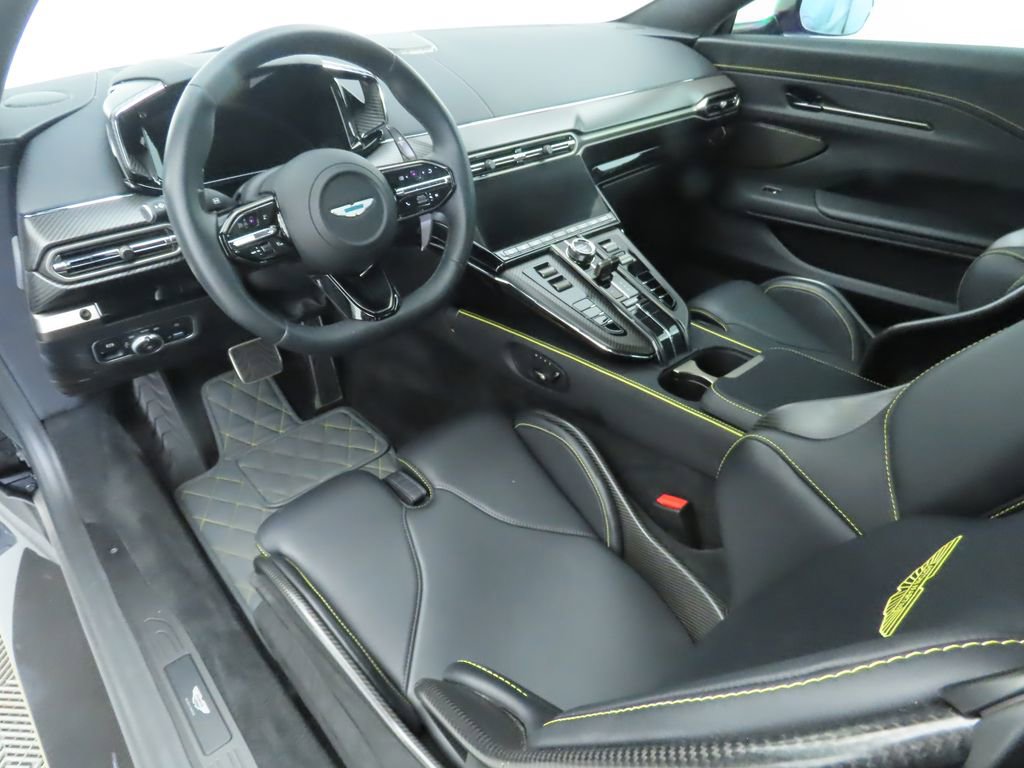 Used 2025 Aston Martin V8 Vantage Coupe image 9