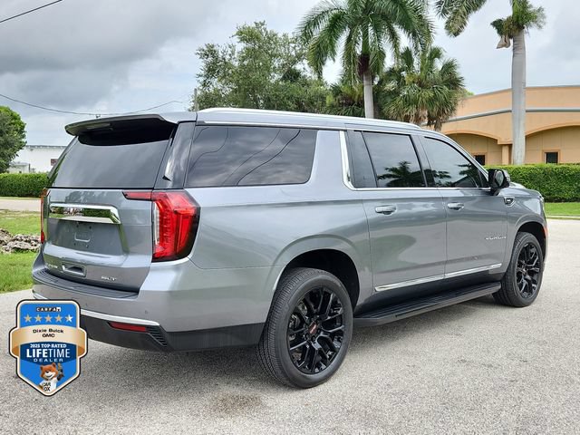 Certified 2022 GMC Yukon XL SLT w/ SLT Luxury Package AWD/4WD image 4