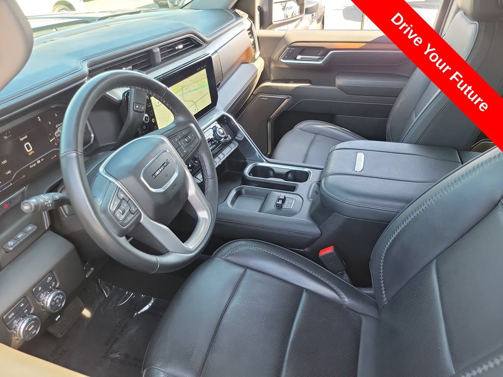 Used 2025 GMC Sierra 2500 Denali w/ Technology Package AWD/4WD image 3