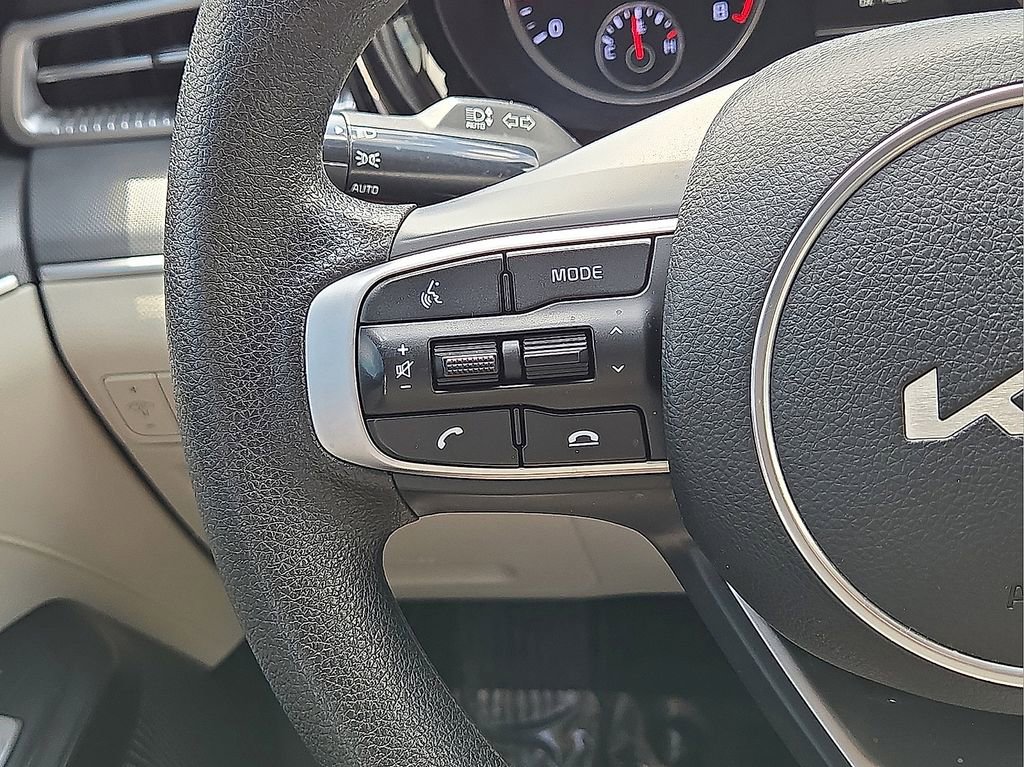 Used 2022 Kia K5 LXS FWD image 18