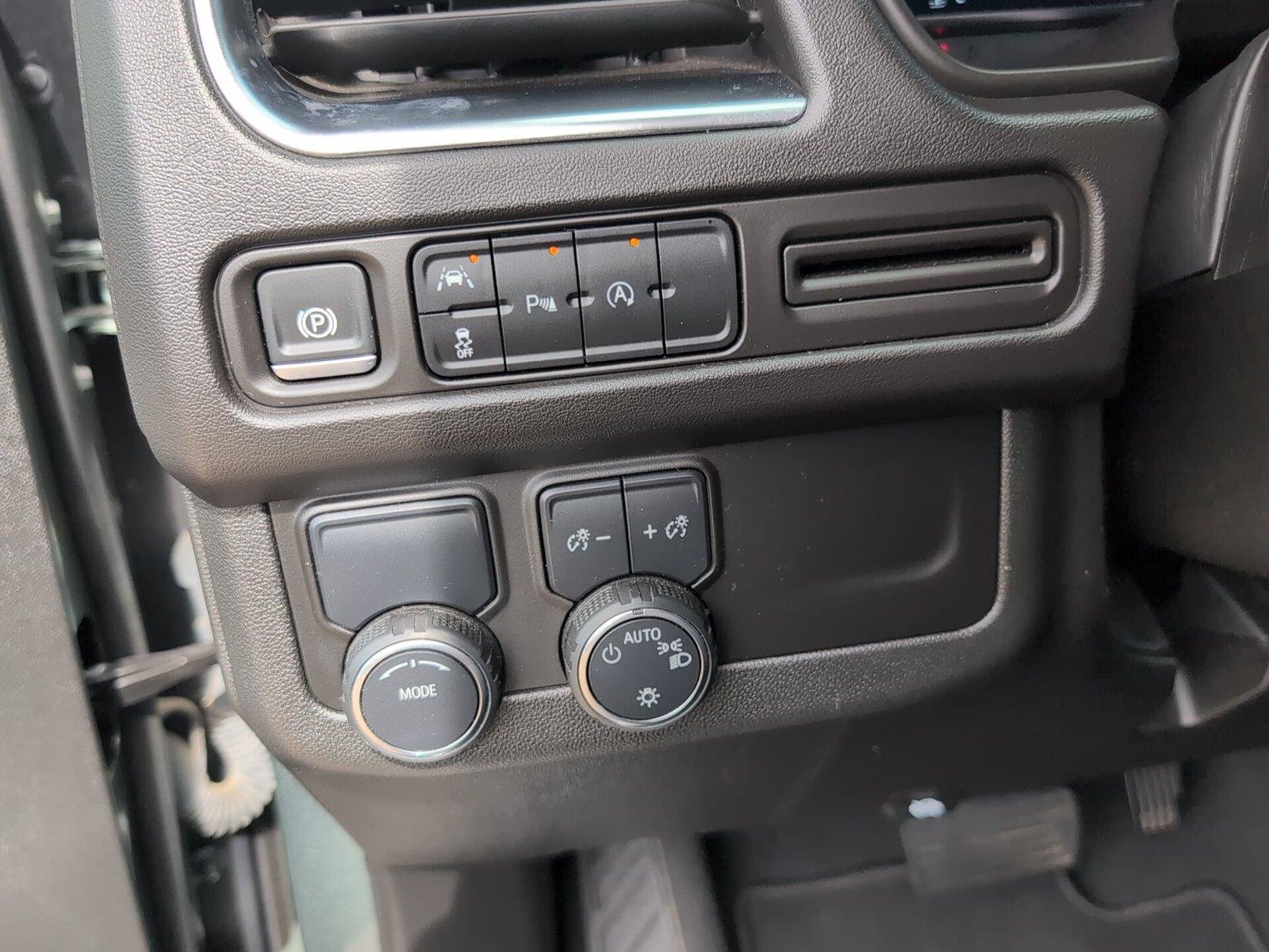 Used 2024 Chevrolet Tahoe LT RWD image 32