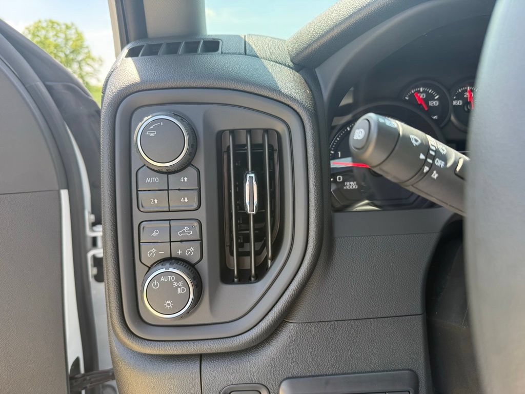 Used 2026 Chevrolet Silverado 2500 W/T w/ WT/CX Safety Package AWD/4WD image 33