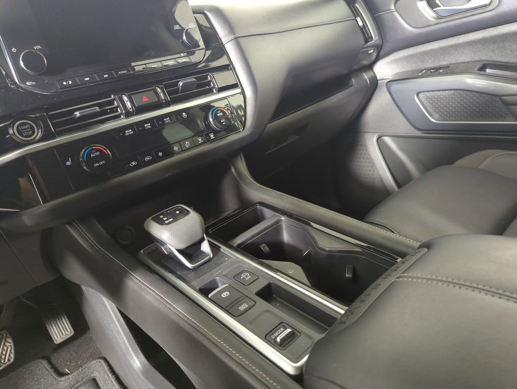 Used 2024 Nissan Pathfinder SL w/ Cargo Package image 19