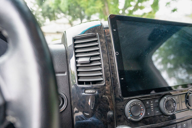 Used 2017 Mercedes-Benz Sprinter 3500 image 34