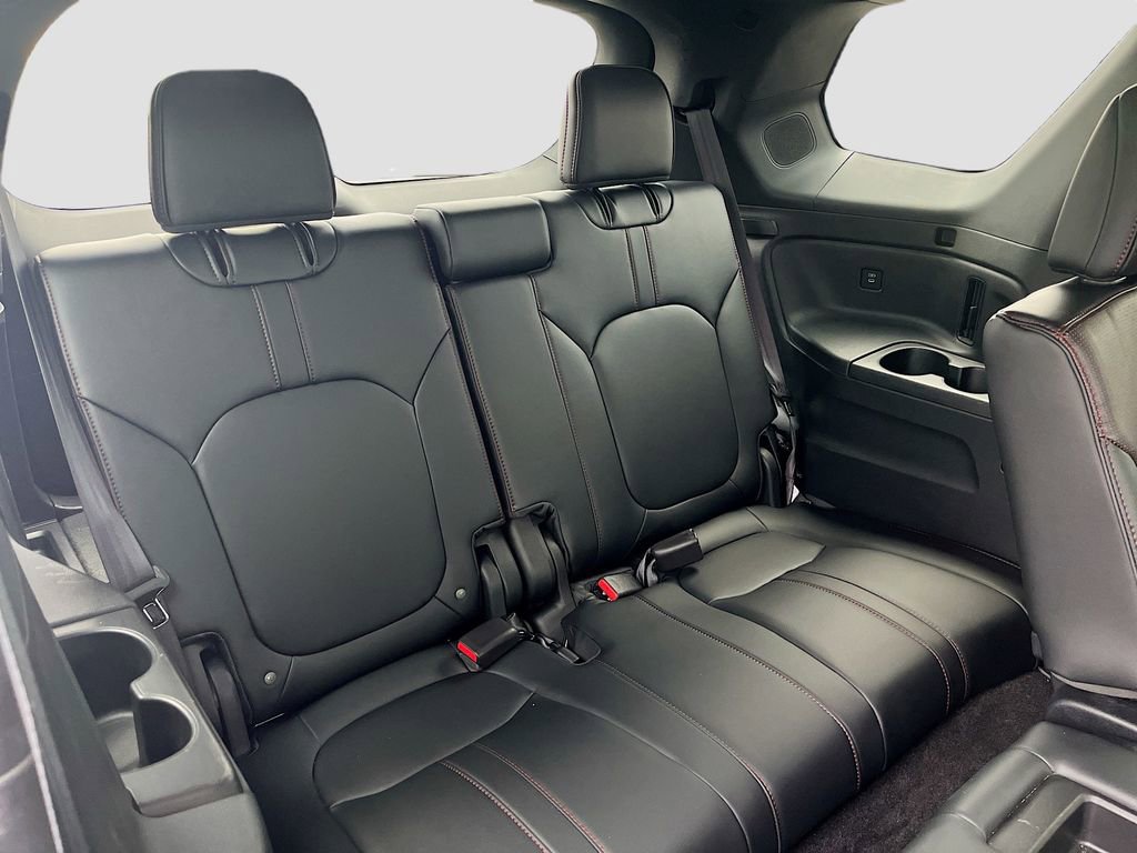 Used 2025 Honda Pilot Black Edition image 29