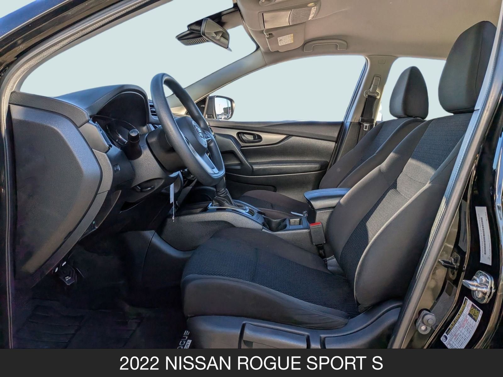 Used 2022 Nissan Rogue Sport S image 16