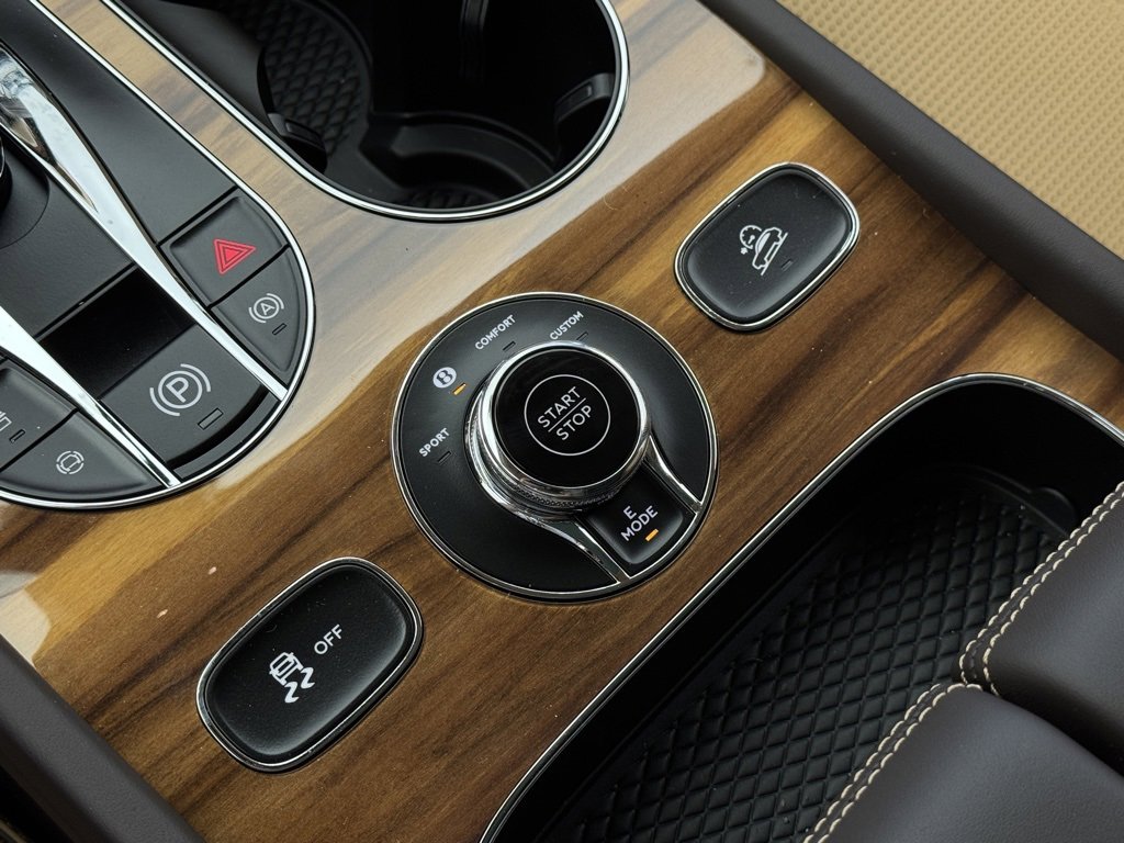 New 2024 Bentley Bentayga Plug-In Hybrid image 22