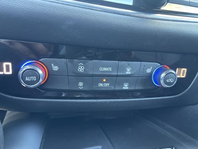 Used 2023 Buick Enclave Essence w/ Sport Touring Edition FWD image 34