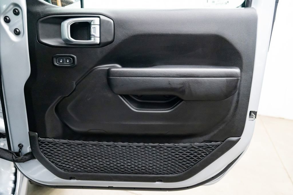 Used 2024 Jeep Wrangler Unlimited image 27