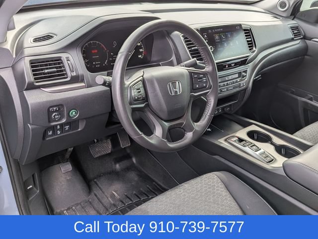 Used 2025 Honda Ridgeline Sport image 17