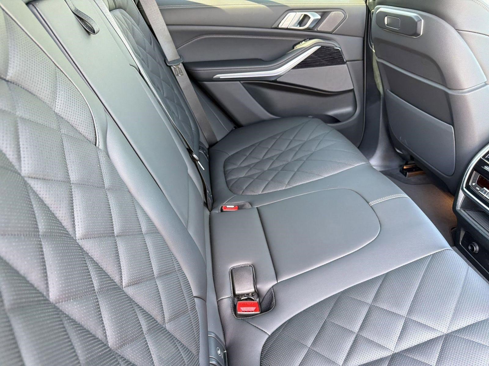 New 2026 BMW X5 xDrive40i w/ M Sport Package AWD/4WD image 29