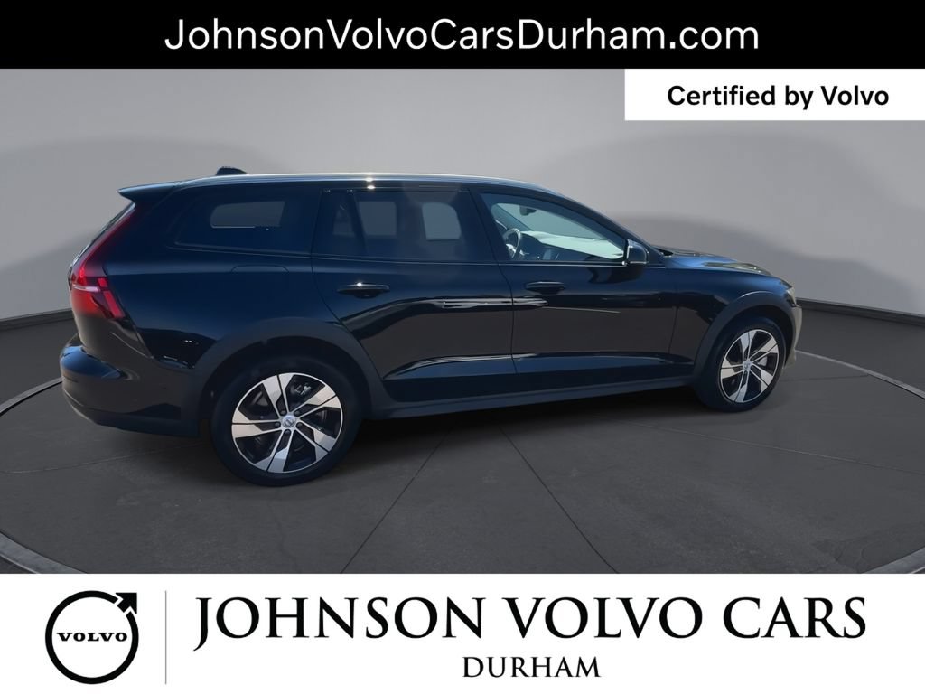 Certified 2025 Volvo V60 B5 Cross Country Plus AWD/4WD image 10