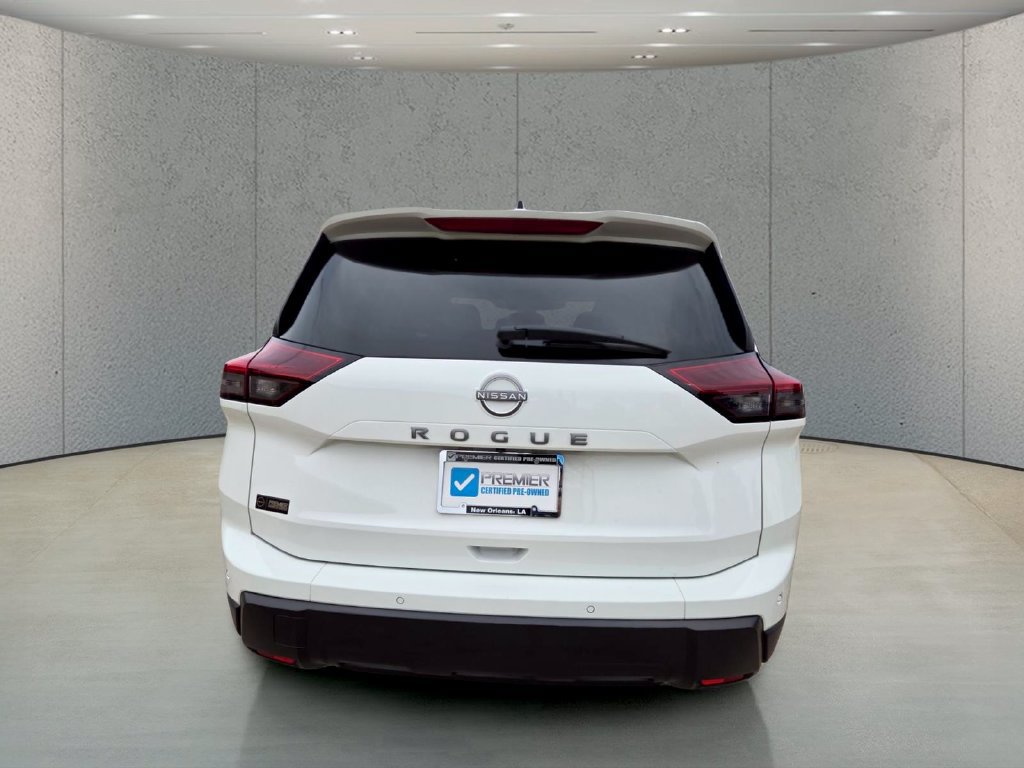 Used 2026 Nissan Rogue S FWD image 4