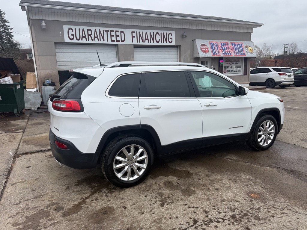 Used 2016 Jeep Cherokee Limited image 10