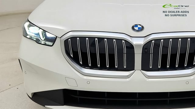 Used 2024 BMW 530i w/ Premium Package RWD image 21