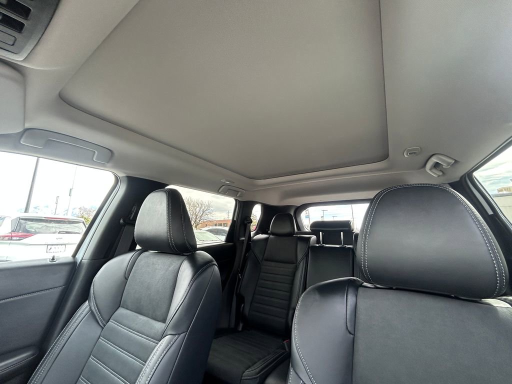 Used 2025 Mitsubishi Outlander 4WD Plug-In Hybrid image 30
