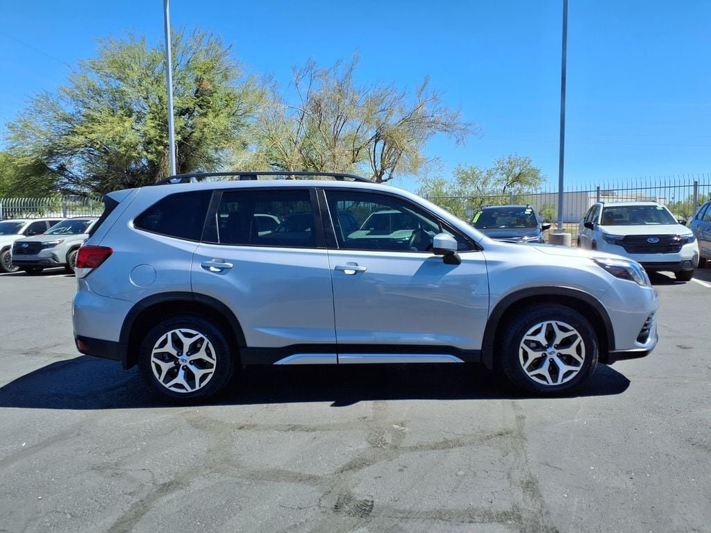 Certified 2023 Subaru Forester Premium AWD/4WD image 9