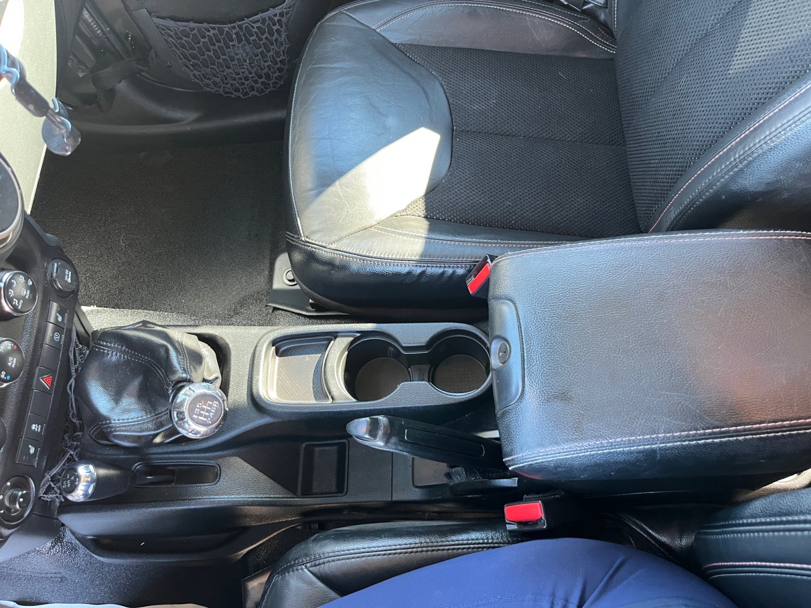 Used 2016 Jeep Wrangler Unlimited Sahara image 15