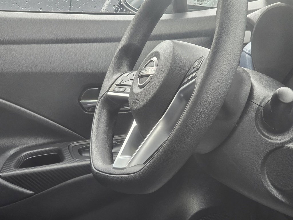 Used 2025 Nissan Versa SV image 17