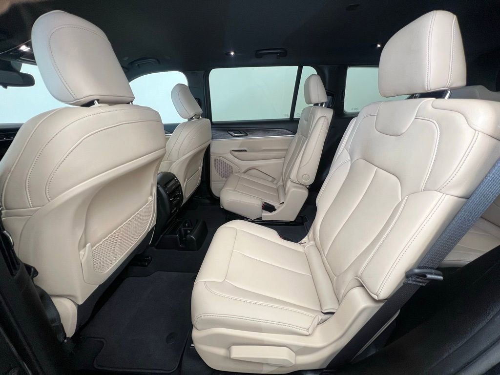 Used 2024 Jeep Grand Cherokee L Limited AWD/4WD image 5