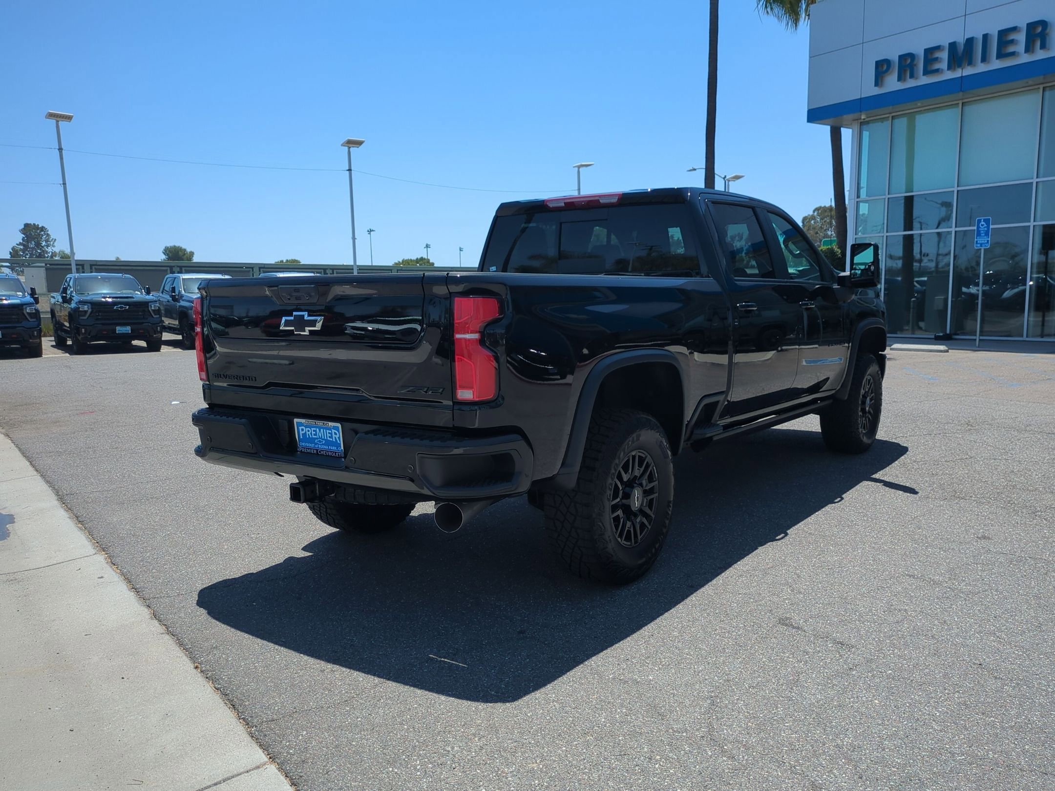 New 2026 Chevrolet Silverado 2500 ZR2 w/ LPO, Dark Essentials Package AWD/4WD image 5