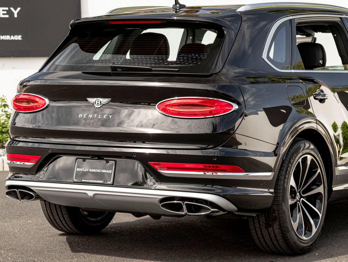 Used 2024 Bentley Bentayga Extended Wheelbase AWD/4WD image 12
