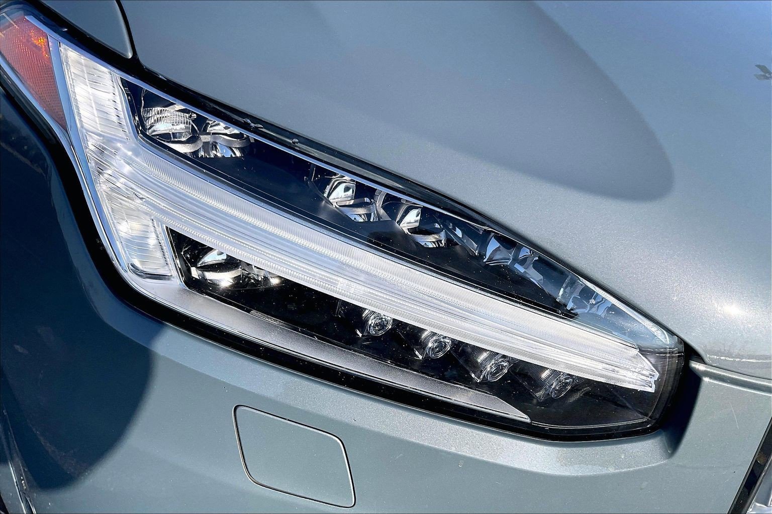 Used 2023 Volvo XC90 B6 Plus image 24