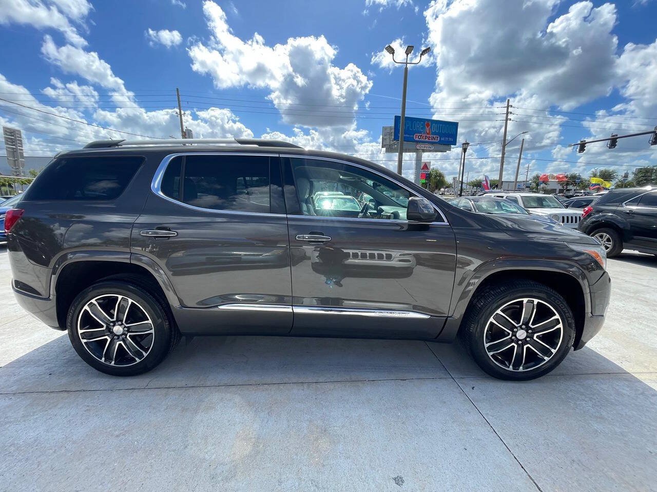Used 2019 GMC Acadia Denali FWD image 4