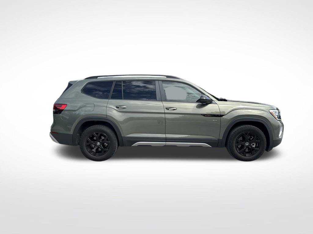 Certified 2024 Volkswagen Atlas Peak Edition SE AWD/4WD image 4