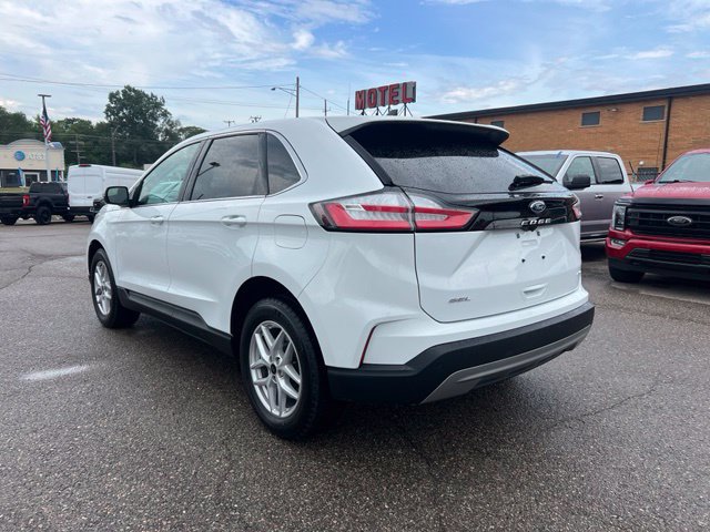 Certified 2024 Ford Edge SEL w/ Convenience Package AWD/4WD image 6