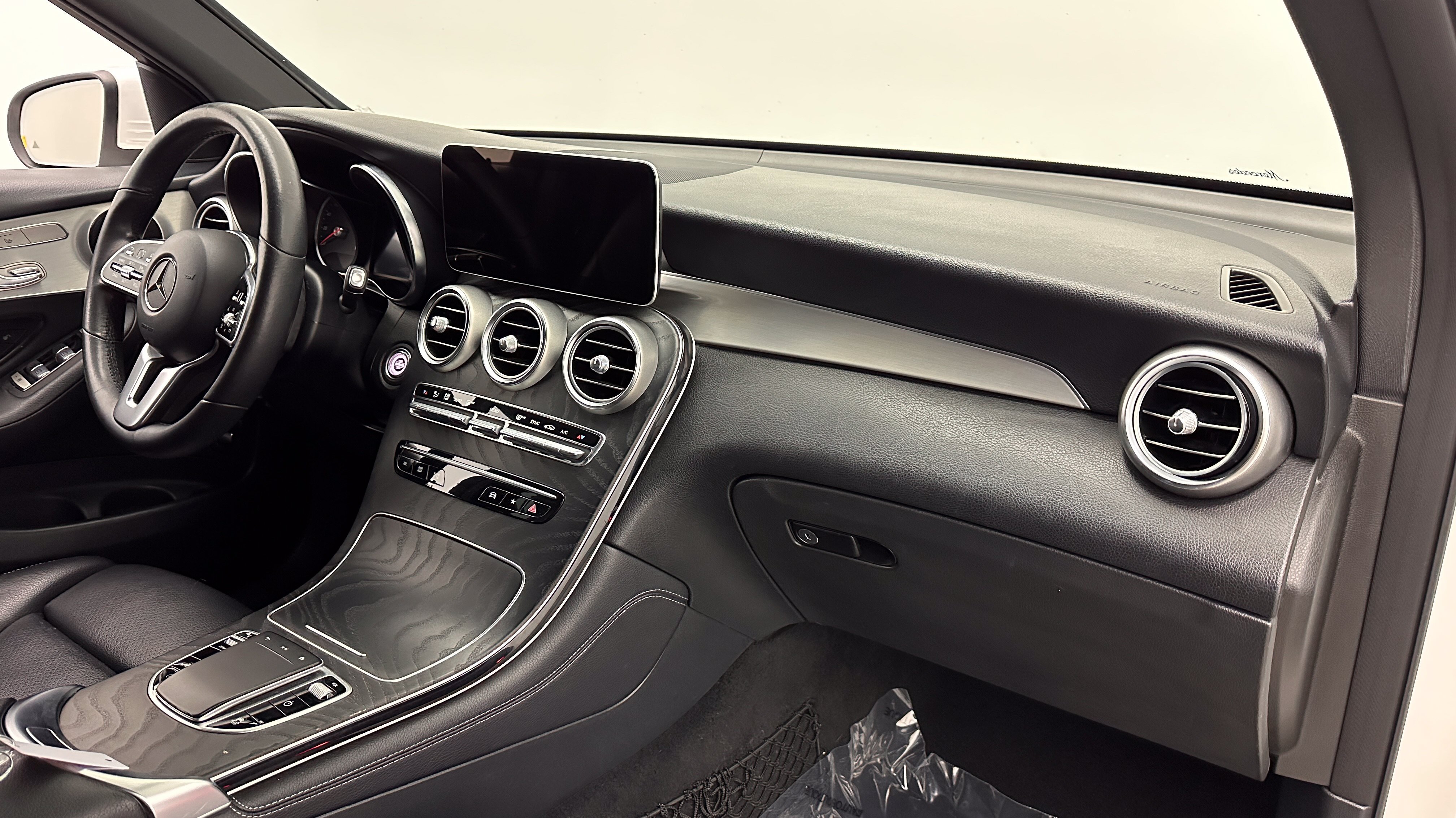 Used 2020 Mercedes-Benz GLC 300 image 33