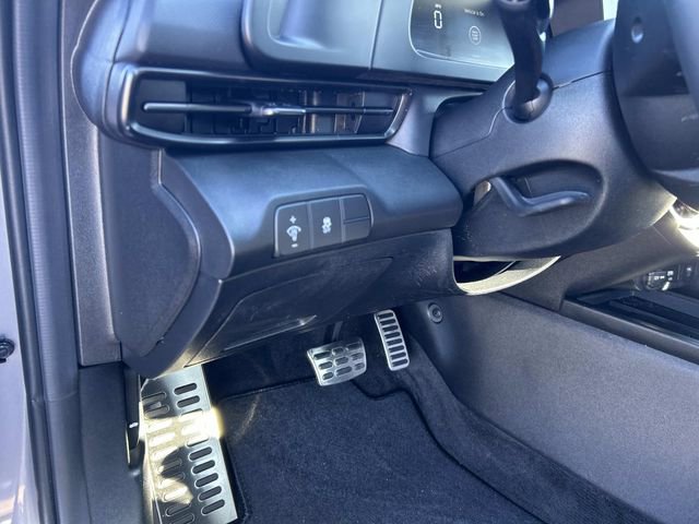Used 2025 Hyundai Elantra Sport image 20