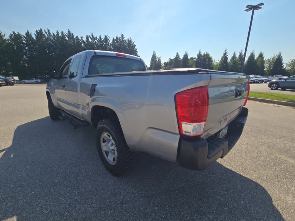 Used 2017 Toyota Tacoma SR RWD image 12