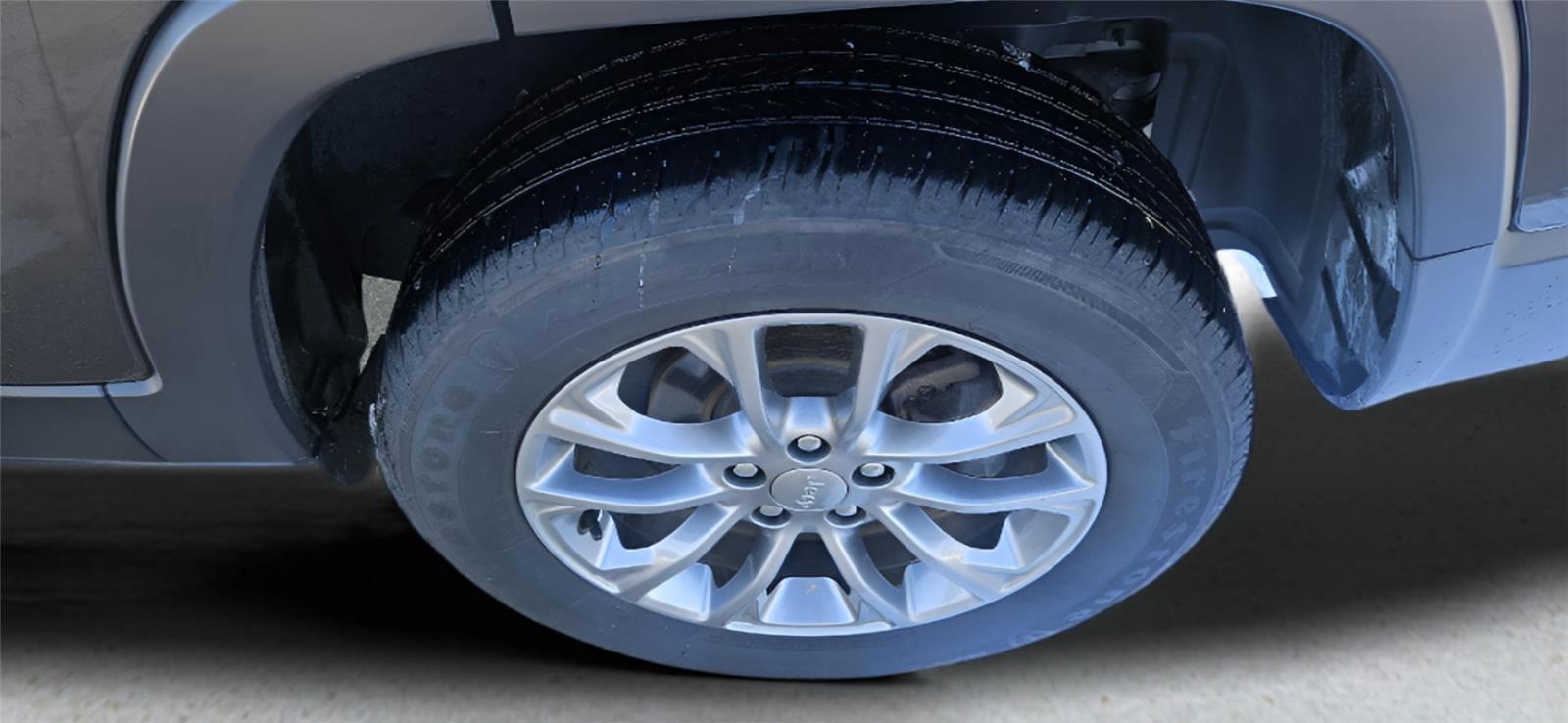 Used 2020 Jeep Cherokee Latitude Plus image 48