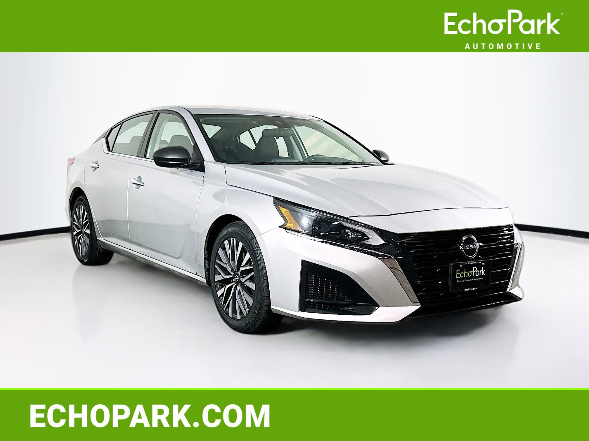 Used 2024 Nissan Altima 2.5 SV image 1