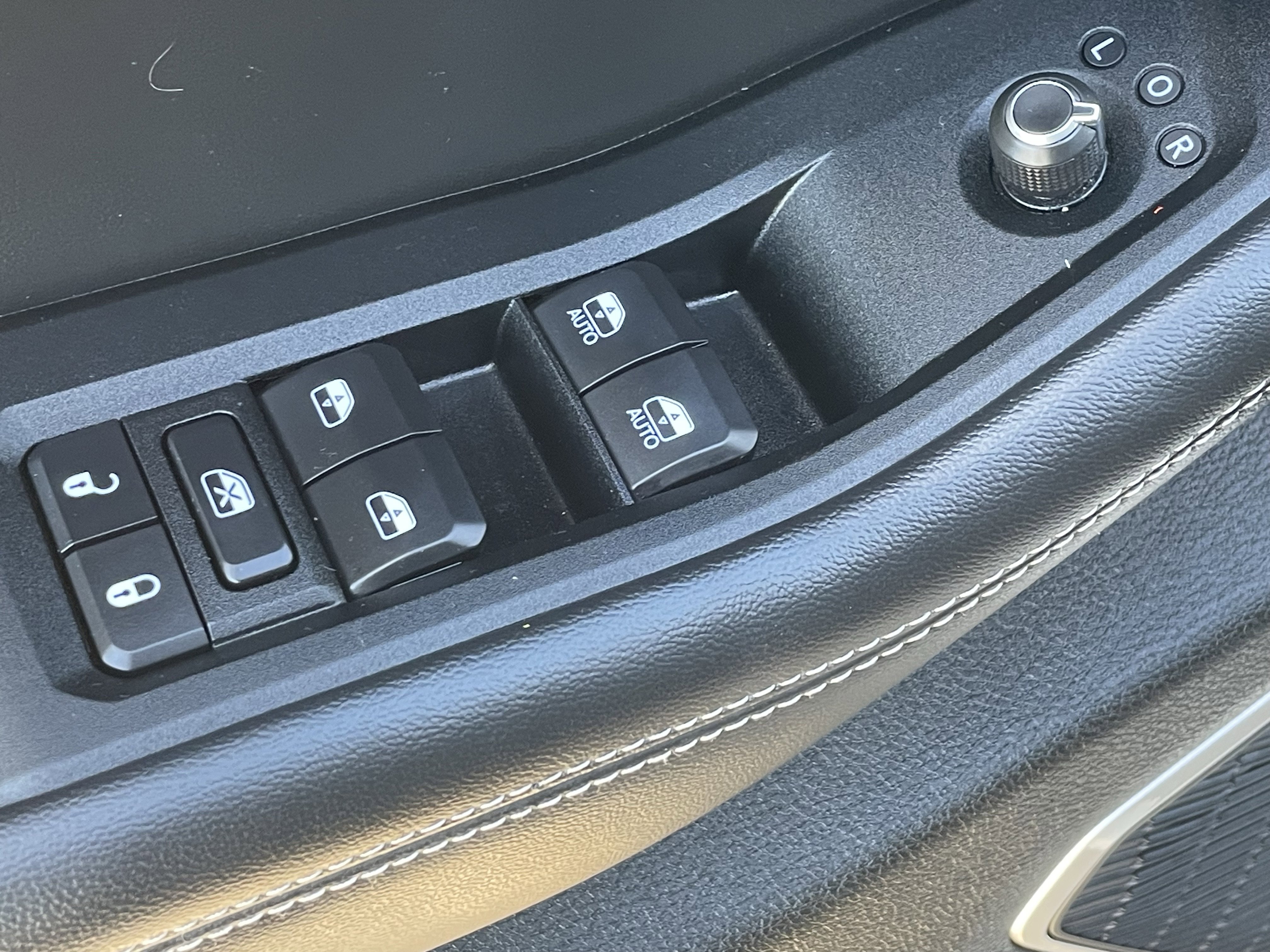 Certified 2022 Jeep Grand Cherokee L Limited w/ Luxury Tech Group II image 22